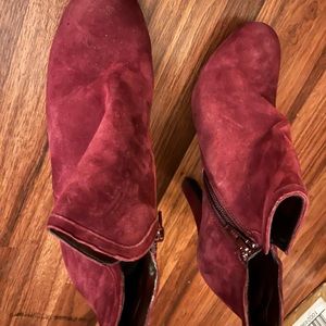 Red boot with heel size 8.5